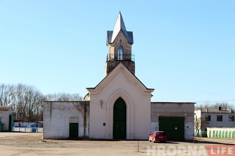 Часовню-склад в Понемуни продали на аукционе. Новый владелец может сделать там костёл
