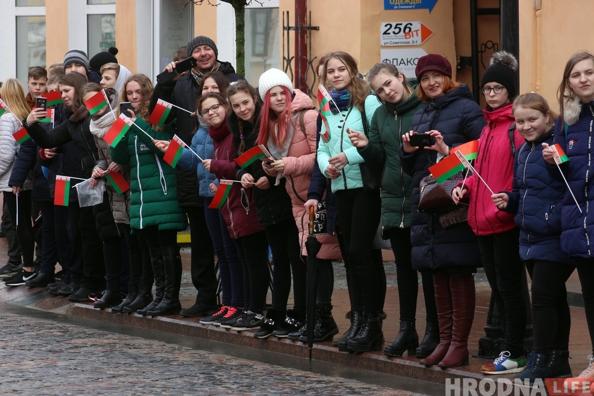 Гродзенская міліцыя ў дзень свайго свята прайшла маршам па вуліцах горада 