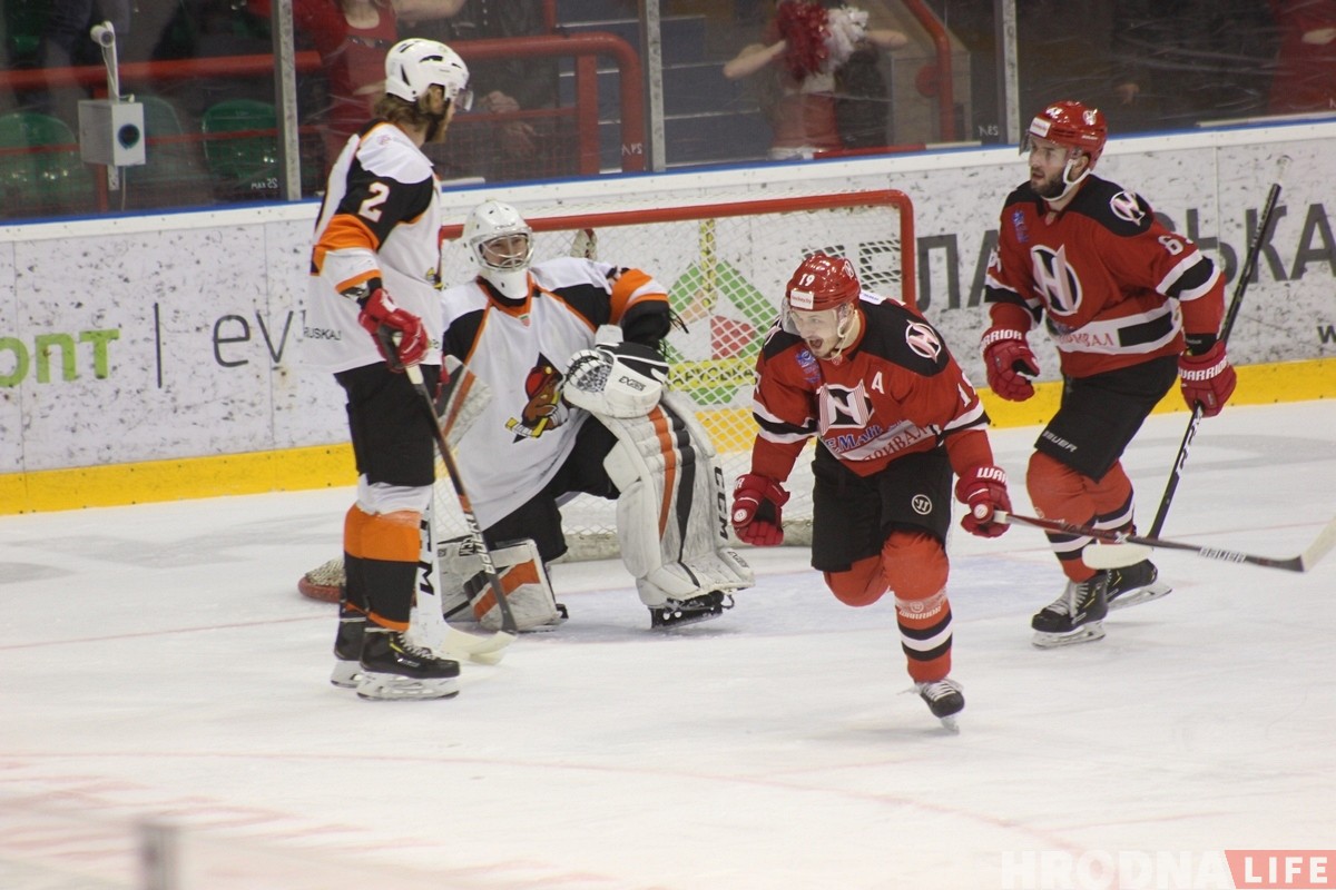 Зноў перамога "кратоў": "Нёман" прайграў у другім матчы паўфіналу