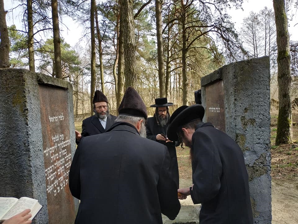 225 лет со дня смерти: хасиды из Нью-Йорка приезжали в Гродно молиться на могиле праведника