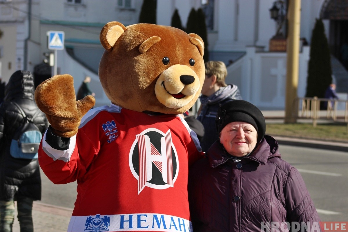 "Можем впервые стать чемпионом". Группа поддержки "Немана" пригласила гродненцев на хоккей