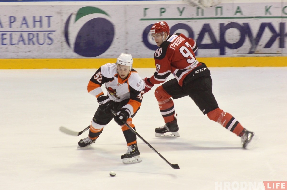 Біліся, але прайгралі: "Нёман" мінімальна саступіў "Шахцёру" ў першым матчы паўфіналу 