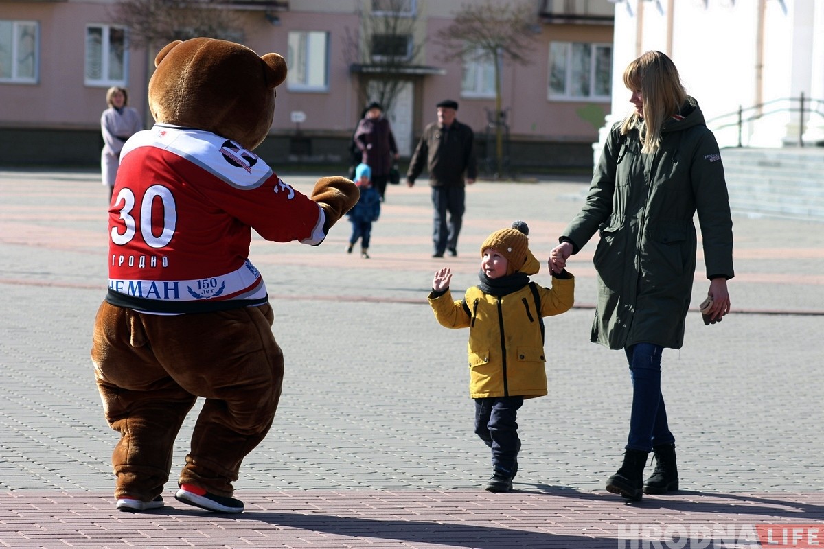 "Можем впервые стать чемпионом". Группа поддержки "Немана" пригласила гродненцев на хоккей