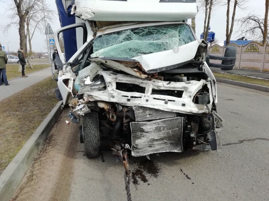 В Лиде столкнулись два грузовика. Что произошло?