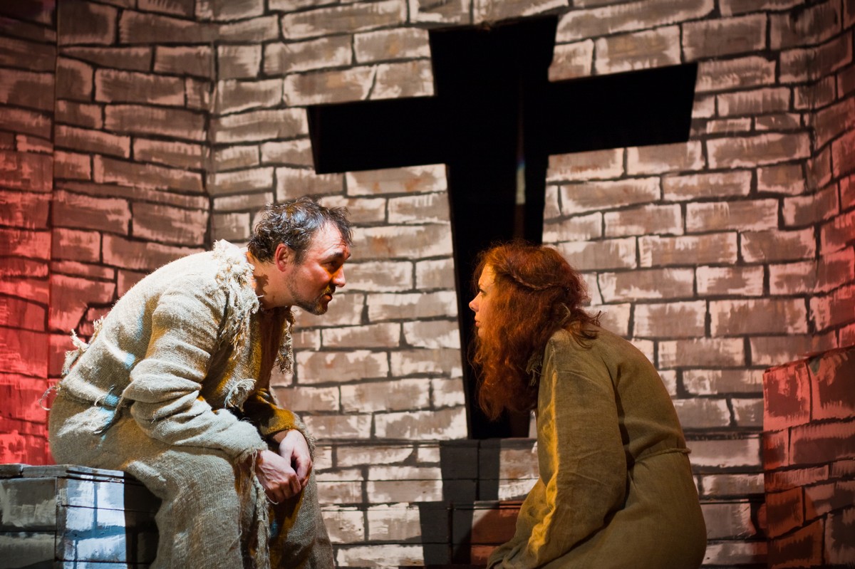 “Поставить можно и телефонный справочник". Сергей Бочков рассказал про 10 лет народного театра "Бочонок"