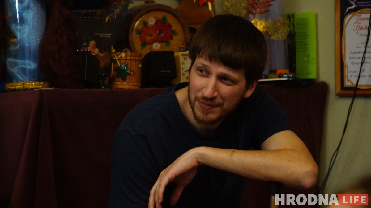 “Поставить можно и телефонный справочник". Сергей Бочков рассказал про 10 лет народного театра "Бочонок"