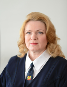 (Не-) равенство в профессии: из 118 районов Беларуси женщины управляют только четырьмя