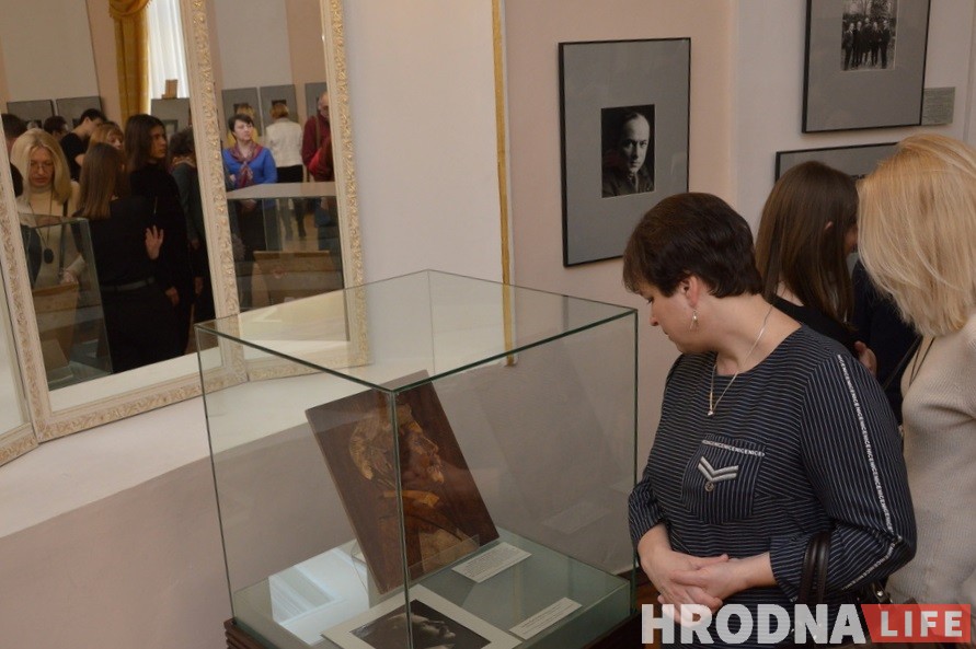 Петр Шумов вернулся в Гродно: в Новом замке открылась выставка знаменитого парижского фотографа