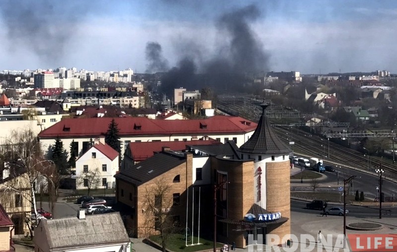 Фотофакт: В Гродно на Буденого горел склад почты