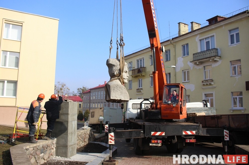 Чапаева дакладна не вернуць на вуліцу Васілька: дэмантавалі пастамент