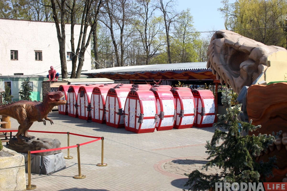 У Гродна прывезлі кола агляду вышынёй 42 метры