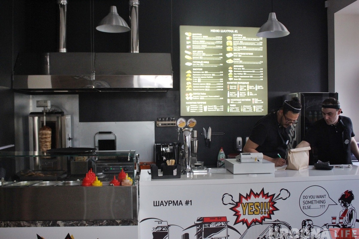 На Ажэшка адкрылася Шаурма#1. Туды перебраўся і тунісскі кухар На Ажэшка адкрылася Шаурма#1. Туды перебраўся і тунісскі кухар