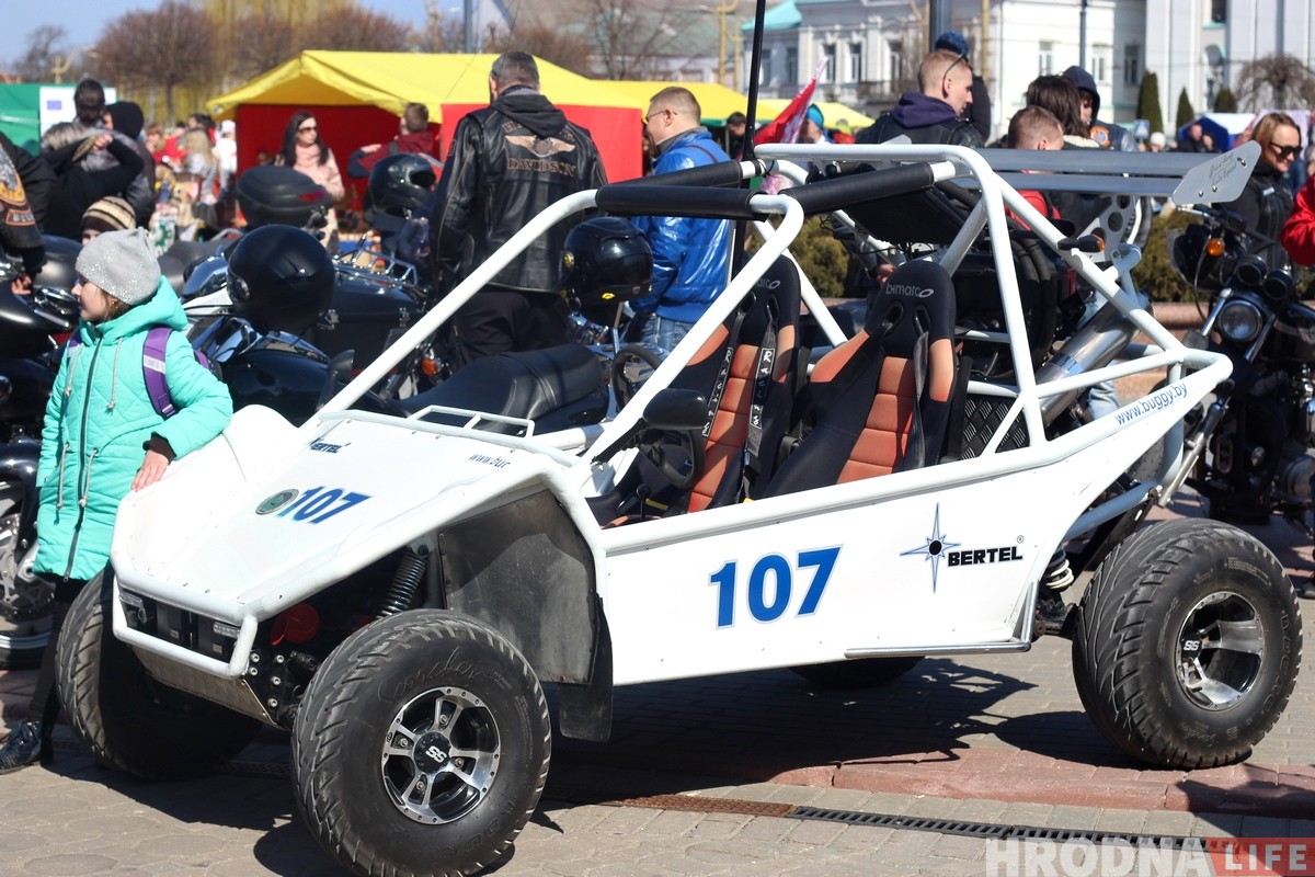 Зноў роў матора: у Гродне байкеры адкрылі мотасезон