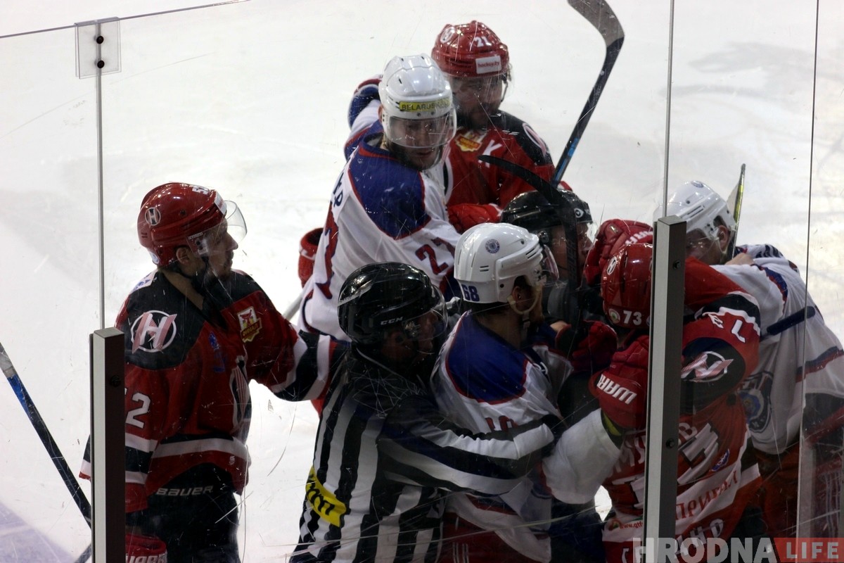 Моментов много, голов нет: "Неман" снова проиграл "Юности"