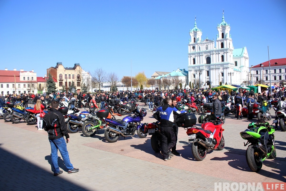 Зноў роў матора: у Гродне байкеры адкрылі мотасезон