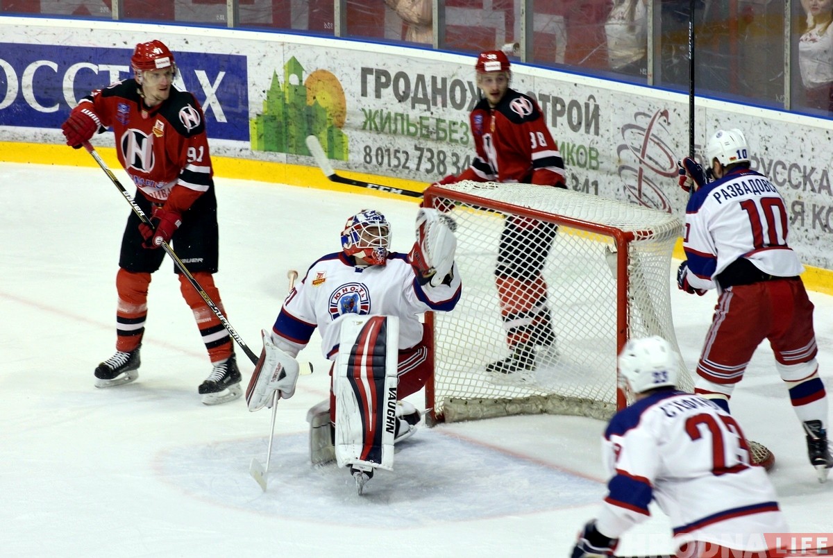 Моментов много, голов нет: "Неман" снова проиграл "Юности"