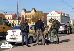 Трое хлопцаў скралі са склада амаль тону збожжа. Іх затрымалі проста ў цэнтры Гродна