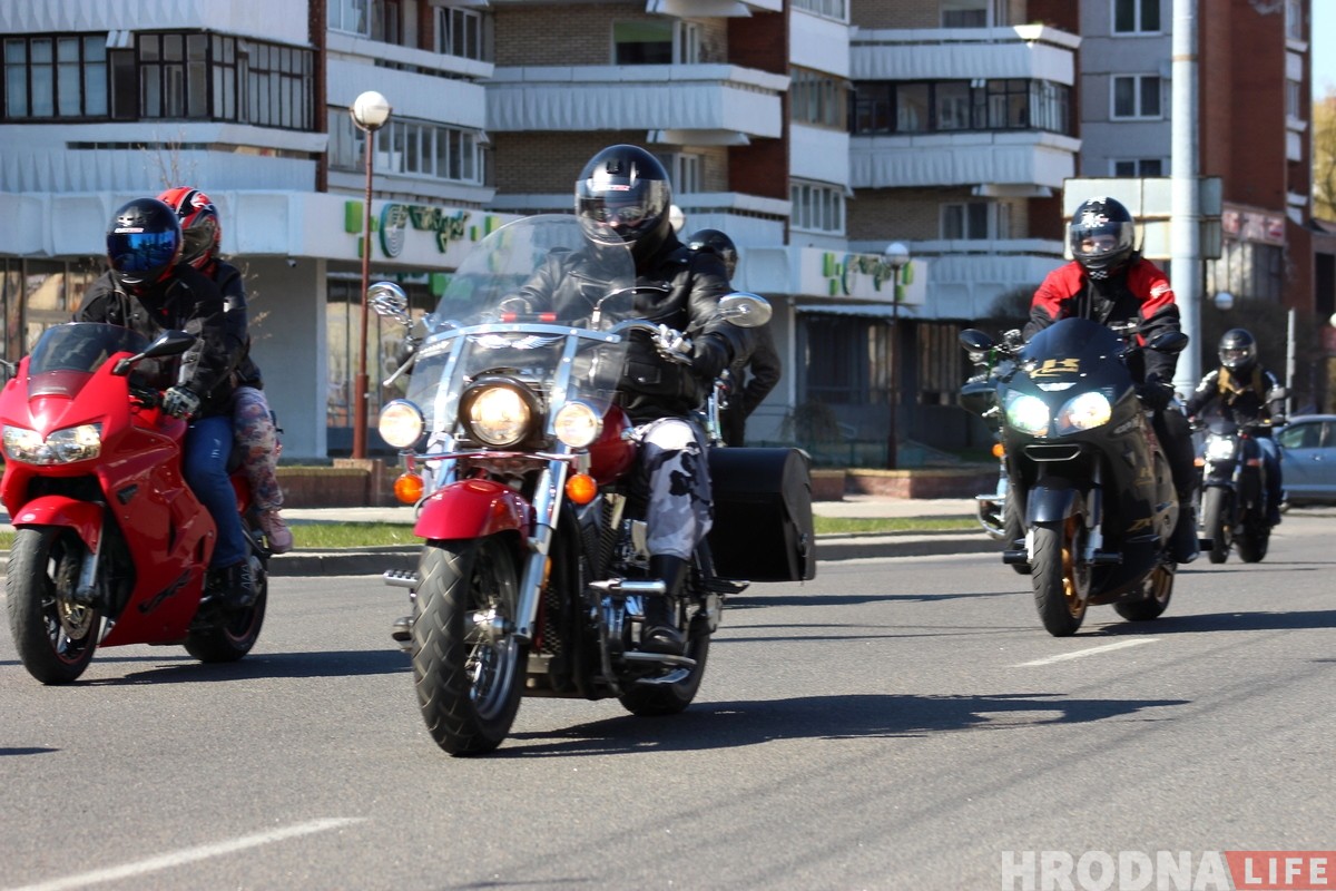 Зноў роў матора: у Гродне байкеры адкрылі мотасезон