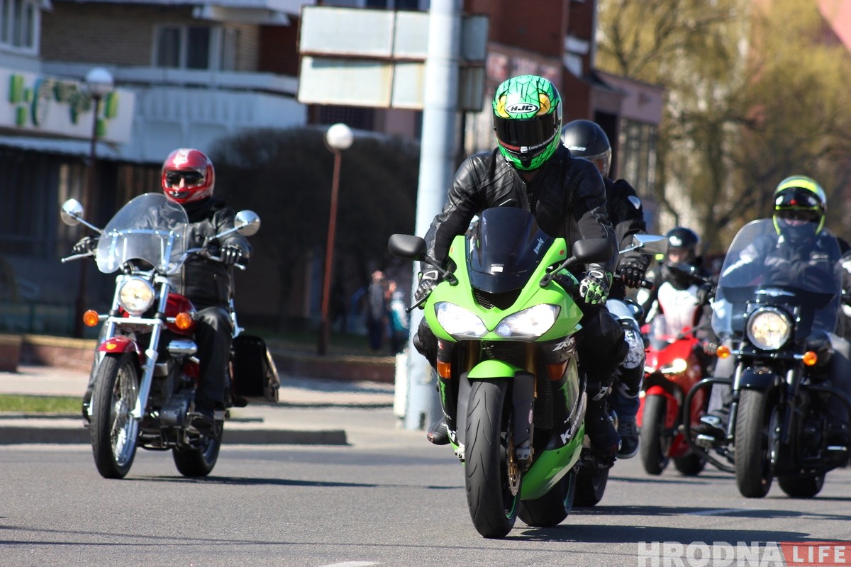 Зноў роў матора: у Гродне байкеры адкрылі мотасезон