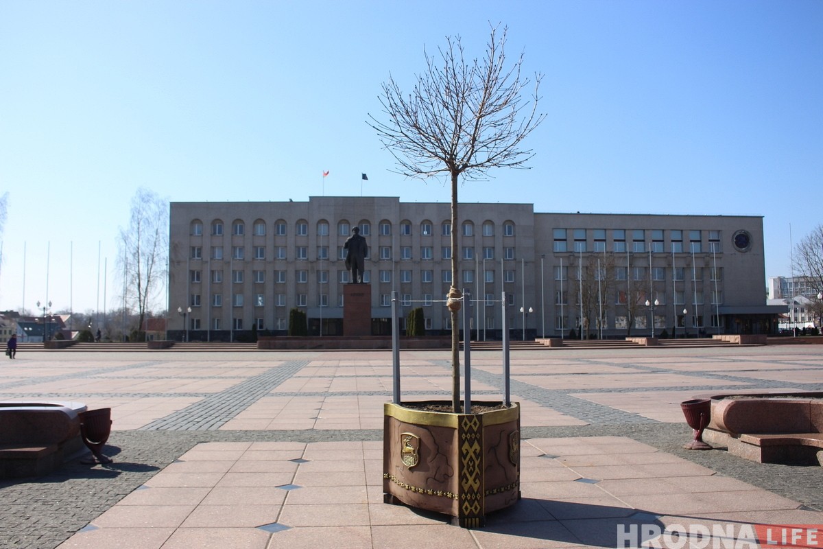 Каб людзі глядзелі не толькі на камень: плошчу Леніна плануюць азеляніць