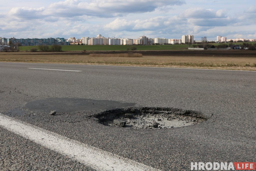 Не заўважыць відавочнае: дарогі ў Беларусі не адпавядаюць ДАСТам, але гэтага часта «не бачаць»