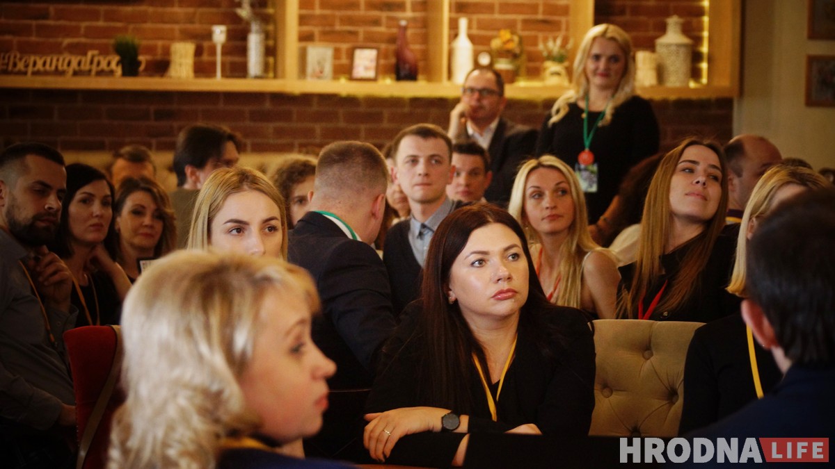 «IT-прадукты продаюць не так, як каўбасу ці варэнне». 80 бізнесменаў з Гродна вучыліся гуляць не па-дзіцячы «IT-прадукты продаюць не так, як каўбасу ці варэнне». 80 бізнесменаў з Гродна вучыліся гуляць не па-дзіцячы