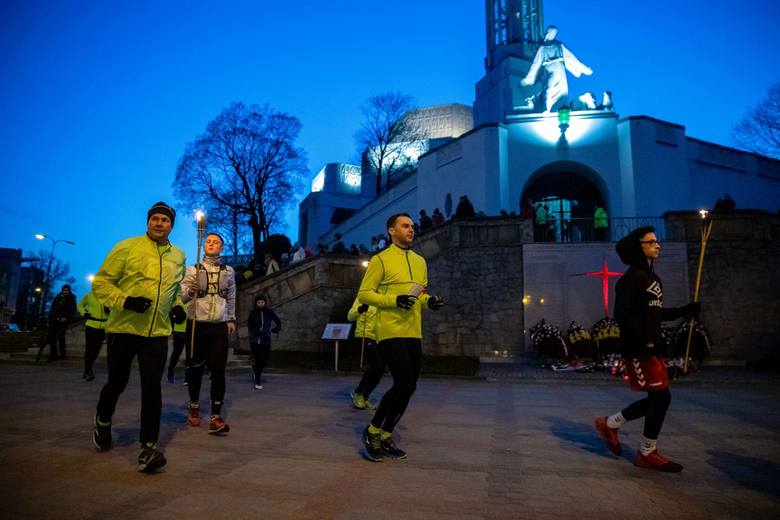 У Беластоку прайшоў Бегавы Крыжовы Шлях: вернікі прабеглі амаль 20 км пад кіраўніцтва капелана "Ягелоніі" У Беластоку прайшоў Бегавы Крыжовы Шлях: вернікі прабеглі амаль 20 км пад кіраўніцтва капелана "Ягелоніі"