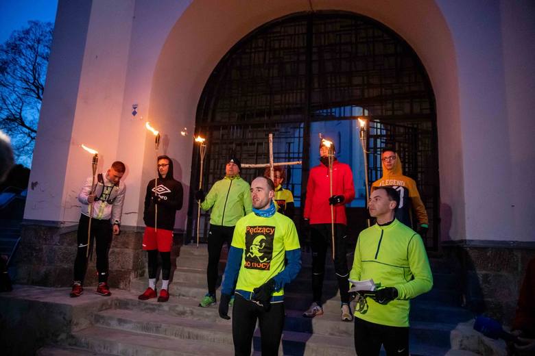 У Беластоку прайшоў Бегавы Крыжовы Шлях: вернікі прабеглі амаль 20 км пад кіраўніцтва капелана "Ягелоніі" У Беластоку прайшоў Бегавы Крыжовы Шлях: вернікі прабеглі амаль 20 км пад кіраўніцтва капелана "Ягелоніі"