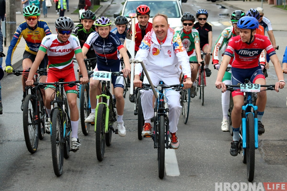 Гродна сустрэў эстафету агню "Полымя міру"