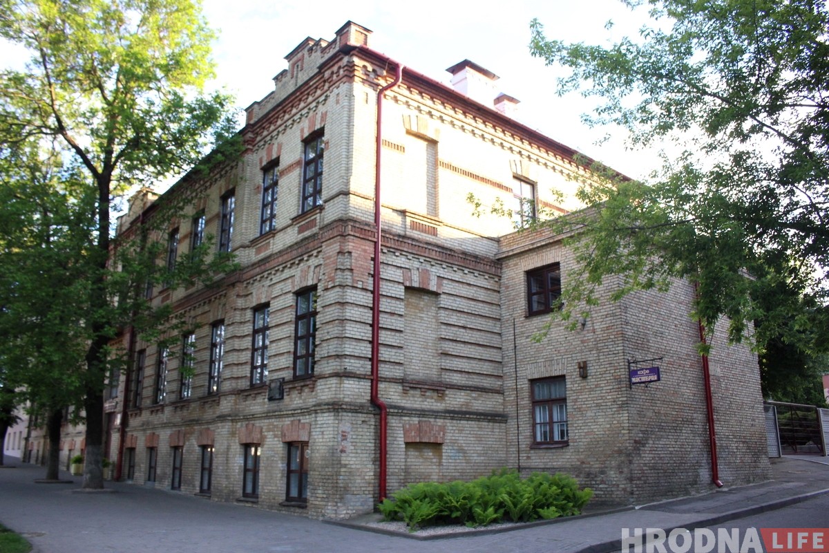 В Гродно "обновили" самую таинственную мемориальную доску 