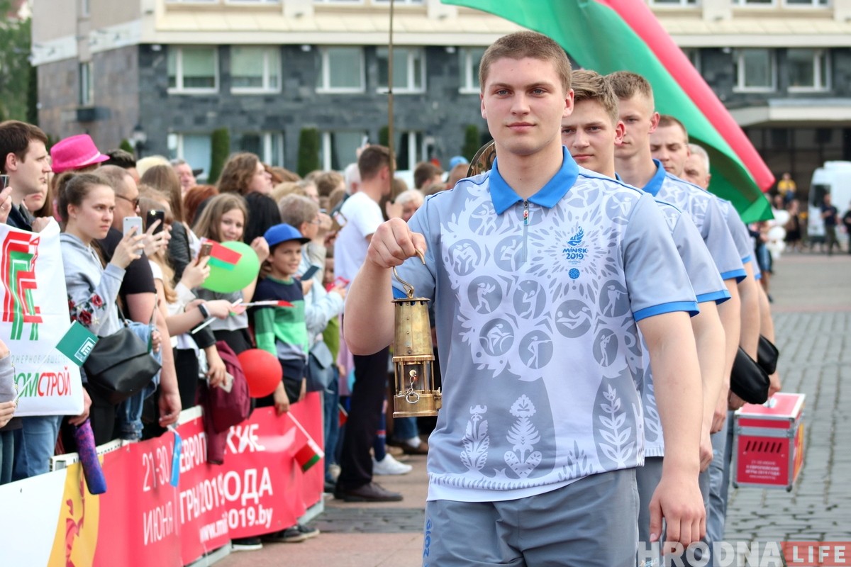 Гродна сустрэў эстафету агню "Полымя міру"