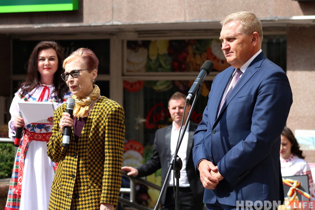 «Мы абнавілі старую дамову». Мэр Беластока адкрыў у Гродне рэстаран беларускай кухні «Мы абнавілі старую дамову». Мэр Беластока адкрыў у Гродне рэстаран беларускай кухні