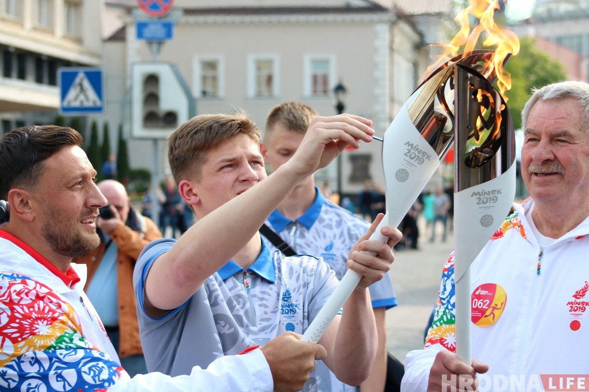 Гродна сустрэў эстафету агню "Полымя міру"