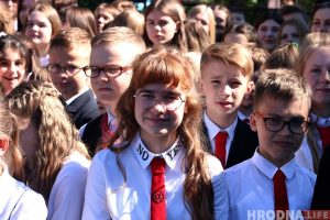 У школах Гродна прайшлі святочныя лінейкі (фота)