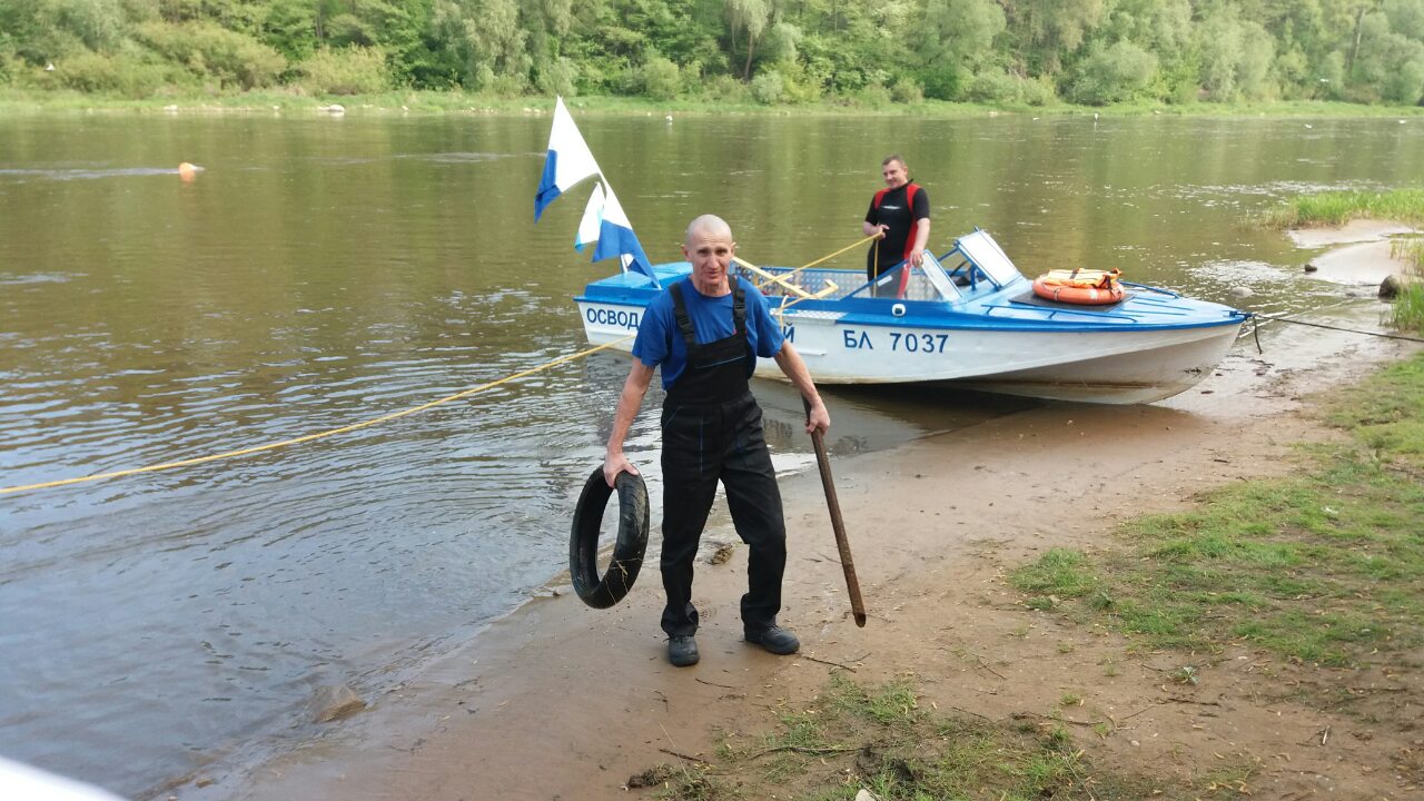 Гродзенскія выратавальнікі чысцяць гарадскія пляжы