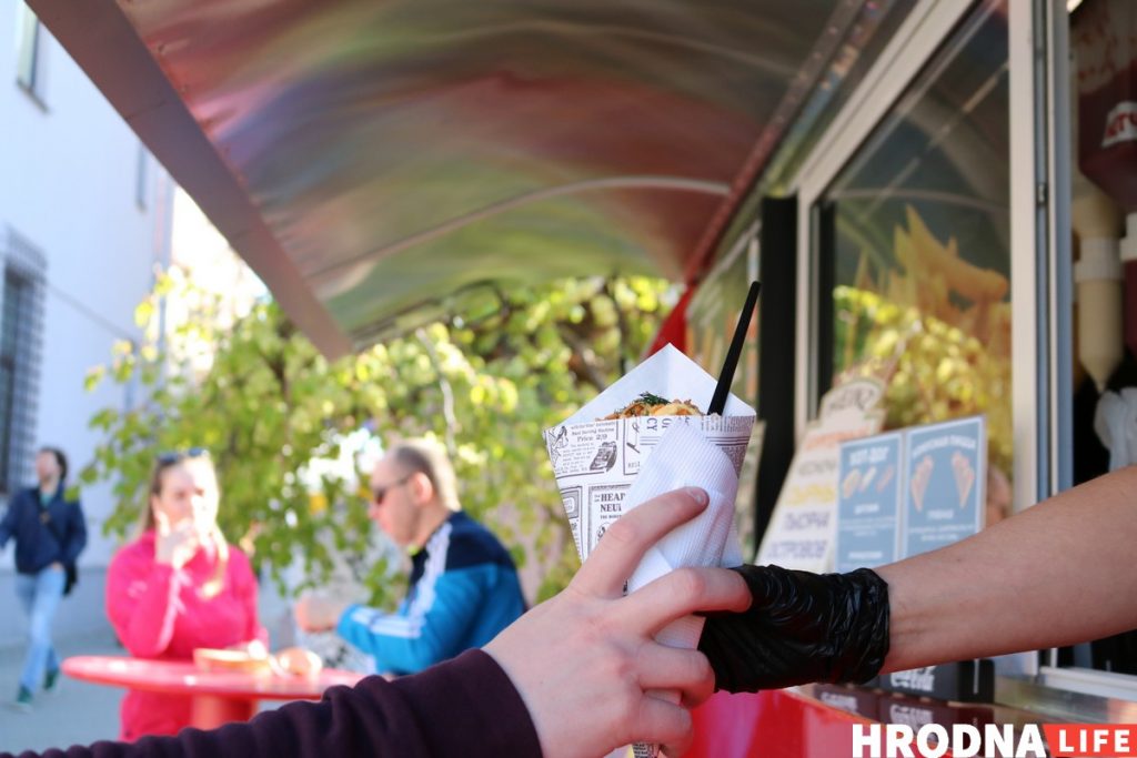 Фудтрак "Пан Картофан" открылся на Виленской: есть конусные пиццы и картошка с "секретным" хрустом