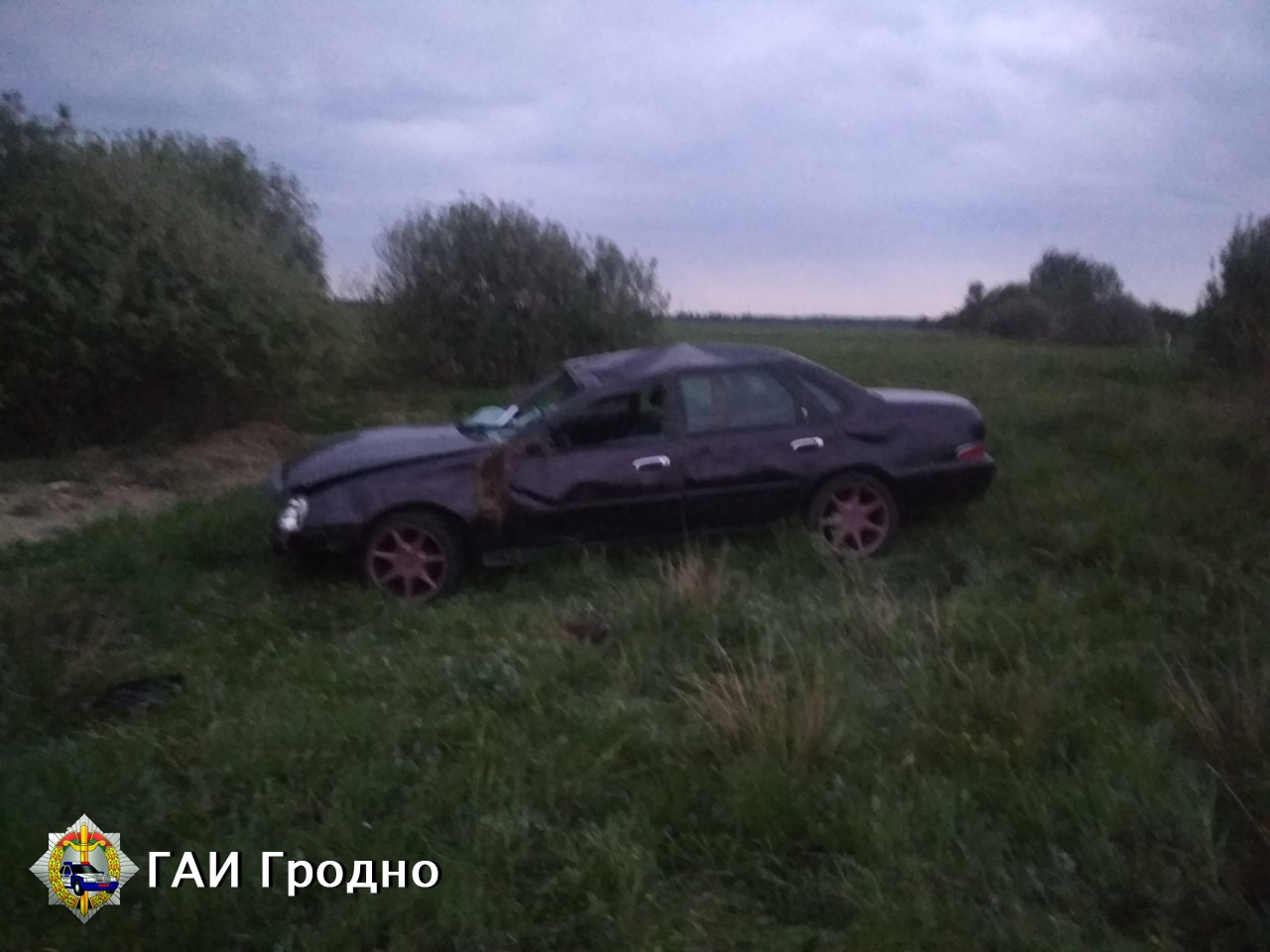 Сутыкненне ў Ваўкавыскім раёне і перакульванне ў Іўеўскім. Два чалавекі шпіталізаваны
