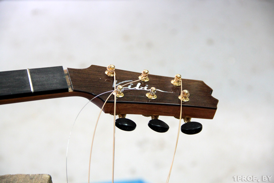 "Хорошая гитара будет служить хозяину всю жизнь". Создатель гитар «J:МОРС» и Михалка из Гродно рассказал о своей работе