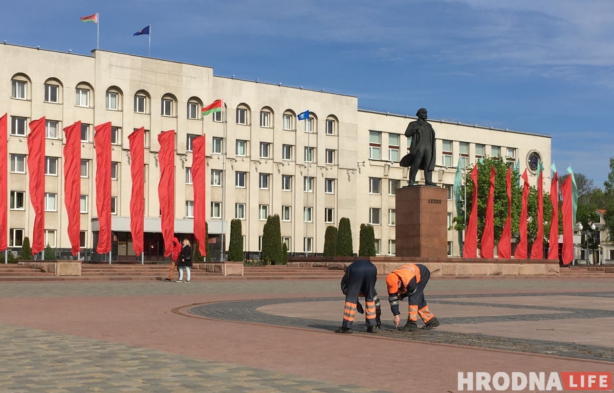 На каленях перад Леніным: як Гродна рыхтуюць да 9 мая