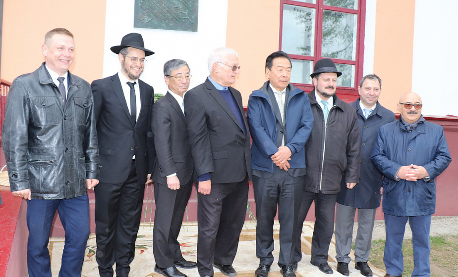 У Міры адкрылі мемарыяльную дошку ў гонар японскага дыпламата Тыунэ Сугіхара