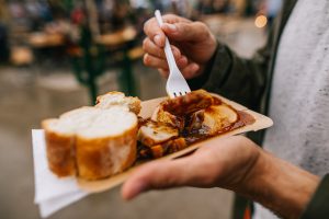 Дамы без ліфтаў, дзіцячыя пляцоўкі і час пасля школы: як дзеці і падлеткі ўзаемадзейнічаюць з горадам?