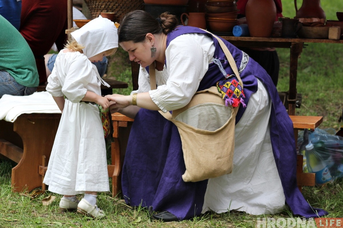 «Тут знакавая зямля». У Каложскім парку праходзіць фестываль сярэднявечнай культуры