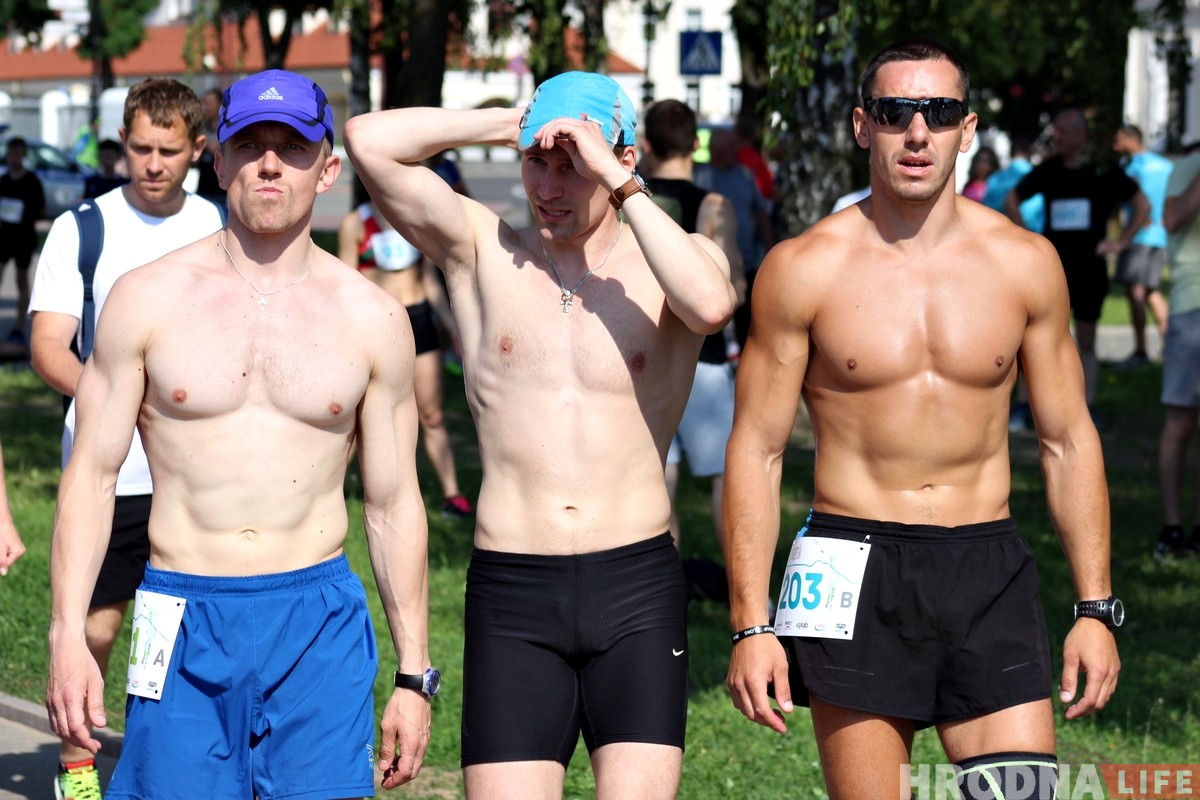 Трэцяя "Гарадзенская вандроўка” прайшла па вуліцах Гродна (ШУКАЙЦЕ СЯБЕ) Трэцяя "Гарадзенская вандроўка” прайшла па вуліцах Гродна (ШУКАЙЦЕ СЯБЕ)