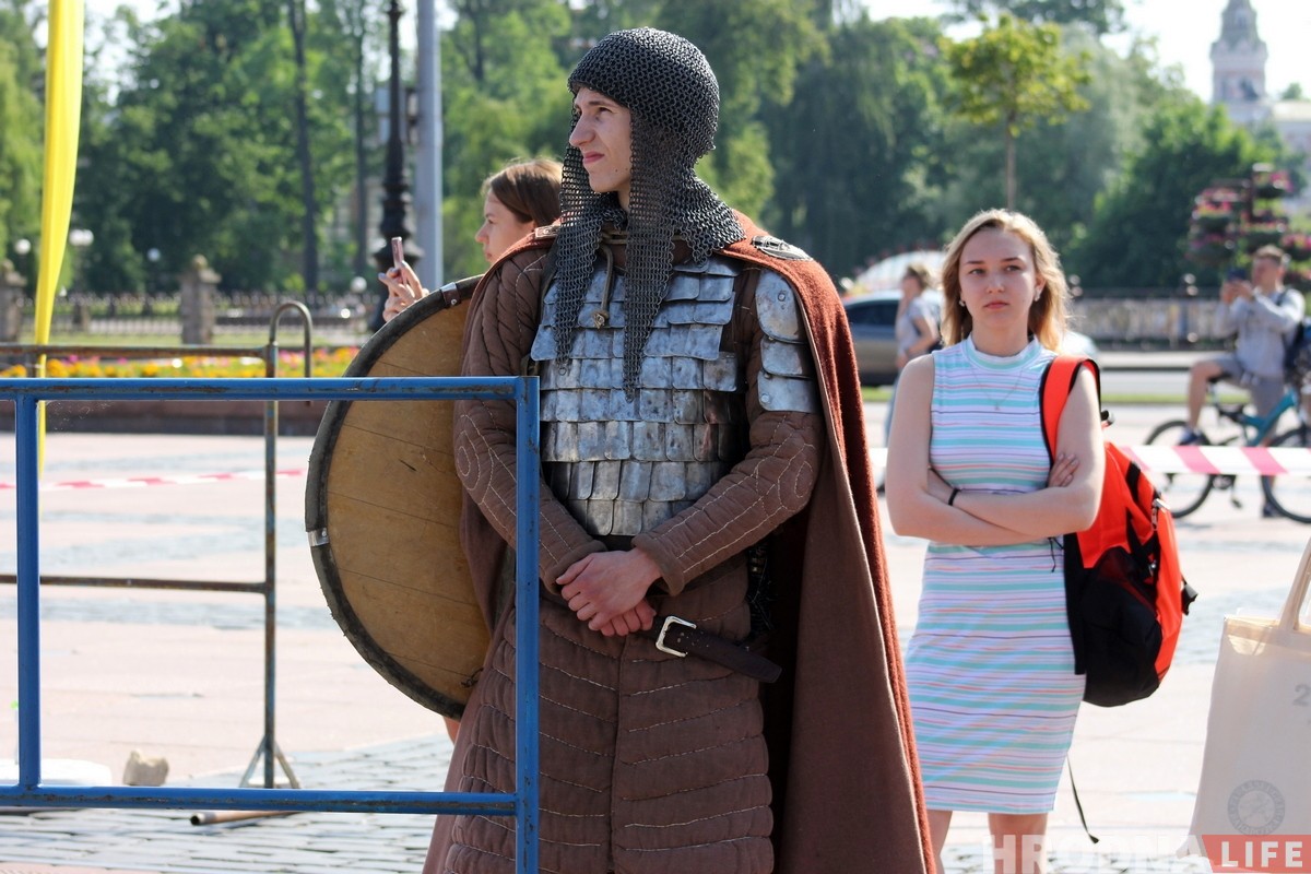 Трэцяя "Гарадзенская вандроўка” прайшла па вуліцах Гродна (ШУКАЙЦЕ СЯБЕ) Трэцяя "Гарадзенская вандроўка” прайшла па вуліцах Гродна (ШУКАЙЦЕ СЯБЕ)