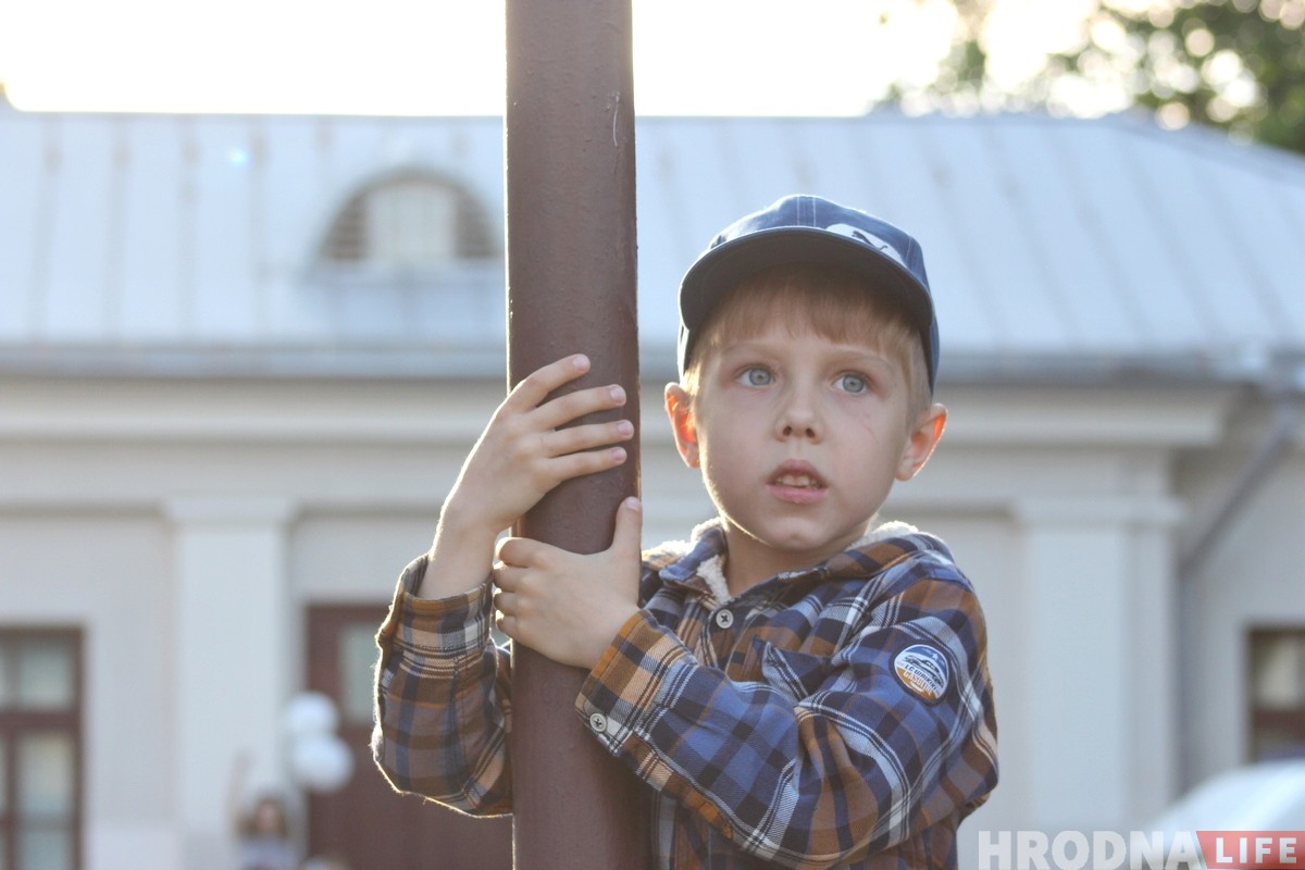 "Собрались кайфануть". В Гродно прошел концерт Тимы Белорусских