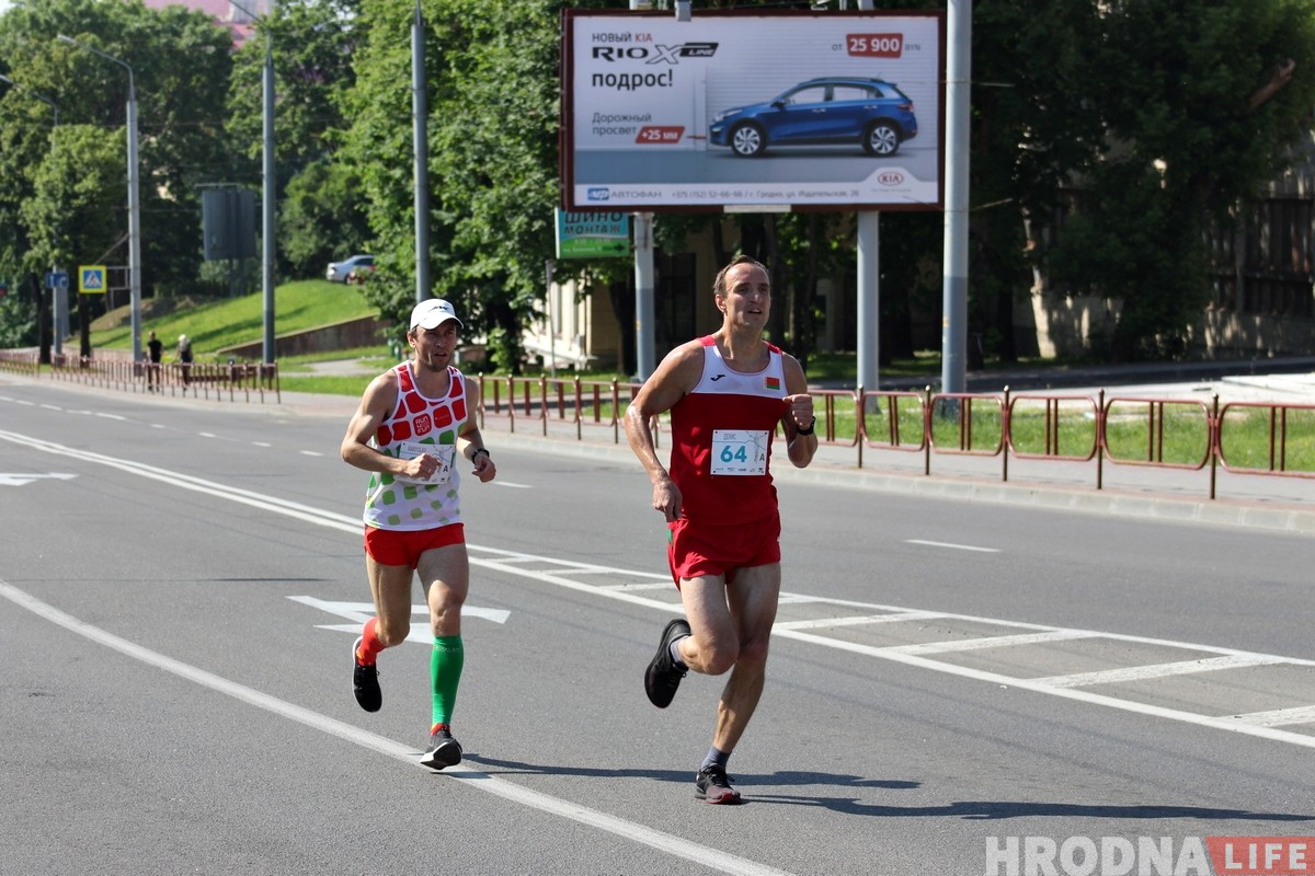 Трэцяя "Гарадзенская вандроўка” прайшла па вуліцах Гродна (ШУКАЙЦЕ СЯБЕ) Трэцяя "Гарадзенская вандроўка” прайшла па вуліцах Гродна (ШУКАЙЦЕ СЯБЕ)