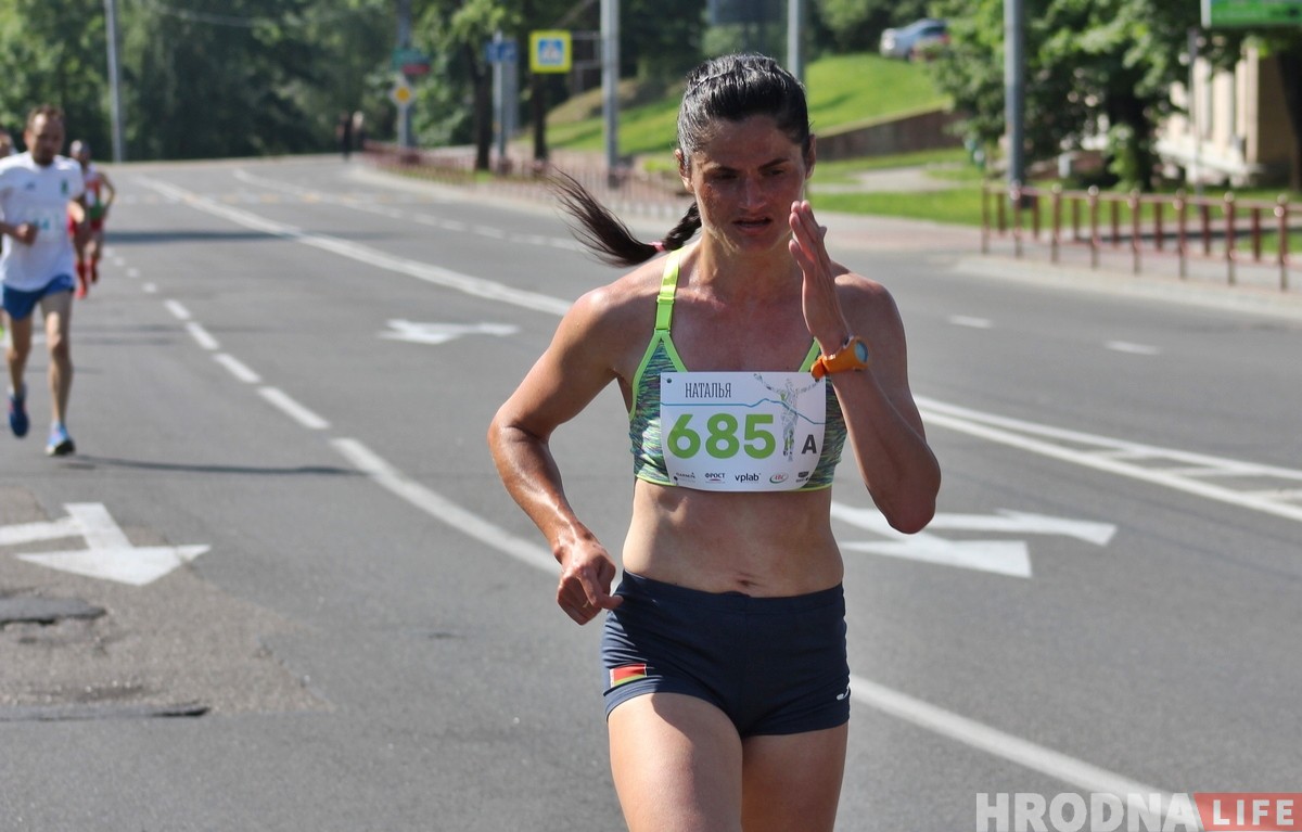 Трэцяя "Гарадзенская вандроўка” прайшла па вуліцах Гродна (ШУКАЙЦЕ СЯБЕ) Трэцяя "Гарадзенская вандроўка” прайшла па вуліцах Гродна (ШУКАЙЦЕ СЯБЕ)
