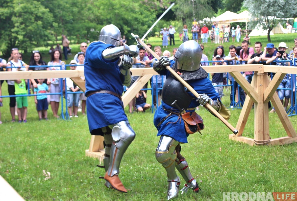 «Тут знакавая зямля». У Каложскім парку праходзіць фестываль сярэднявечнай культуры