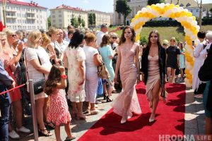 Збіраць, круціць і мацаць: выстава “ЭКСПІРЫмЕНтуС” зноў прыехала ў Гродна Збіраць, круціць і мацаць: выстава “ЭКСПІРЫмЕНтуС” зноў прыехала ў Гродна