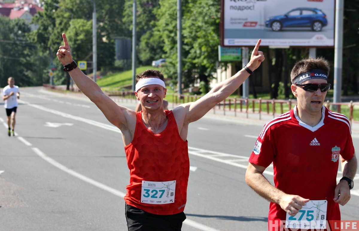 Трэцяя "Гарадзенская вандроўка” прайшла па вуліцах Гродна (ШУКАЙЦЕ СЯБЕ) Трэцяя "Гарадзенская вандроўка” прайшла па вуліцах Гродна (ШУКАЙЦЕ СЯБЕ)
